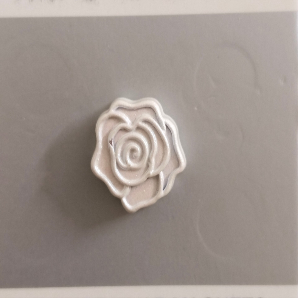 White Floral Magnet